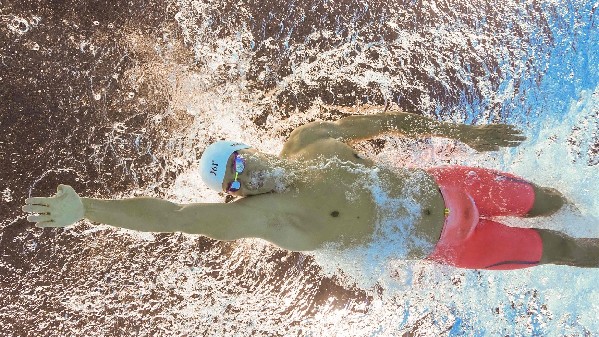 高水平蝶泳划水动作连续性对比，蝶泳划水路线动态图